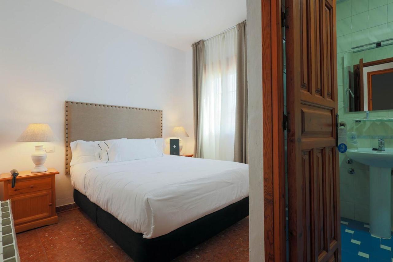 Hotel Tugasa El Almendral Setenil De Las Bodegas المظهر الخارجي الصورة